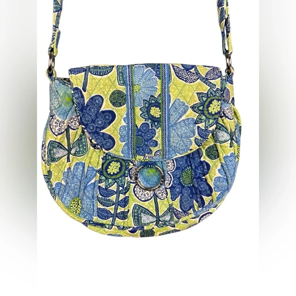 Vera Bradley Saddle Crossbody in Doodle Daisy – Quilted Cotton Bag